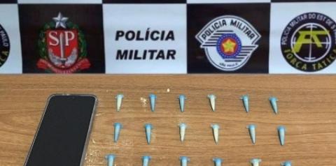 Força Tática prende rapaz por infração de trânsito e tráfico de drogas em Araçatuba
