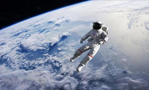 O que aconteceria com o corpo de um astronauta que morresse no espaço?