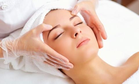 Gel de limpeza facial com ácido hialurônico: conheça os benefícios para pele